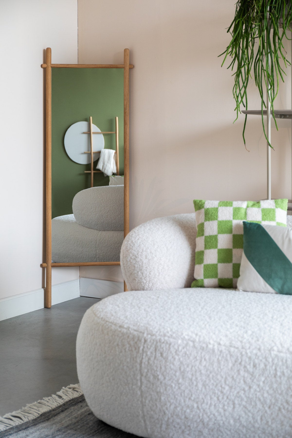 Spiegel Solene in Natur präsentiert im Onlineshop von KAQTU Design AG. Standspiegel ist von White Label Living