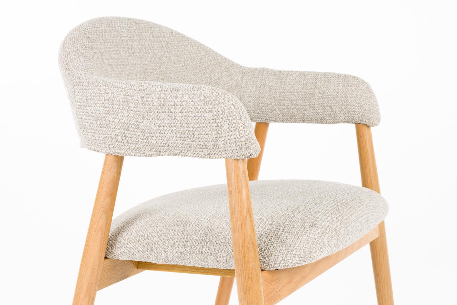 Entdecken Sie den Armlehnstuhl Indy Light Brown von White Label Living – stilvoller Komfort und hochwertige Verarbeitung für Ihr Esszimmer.