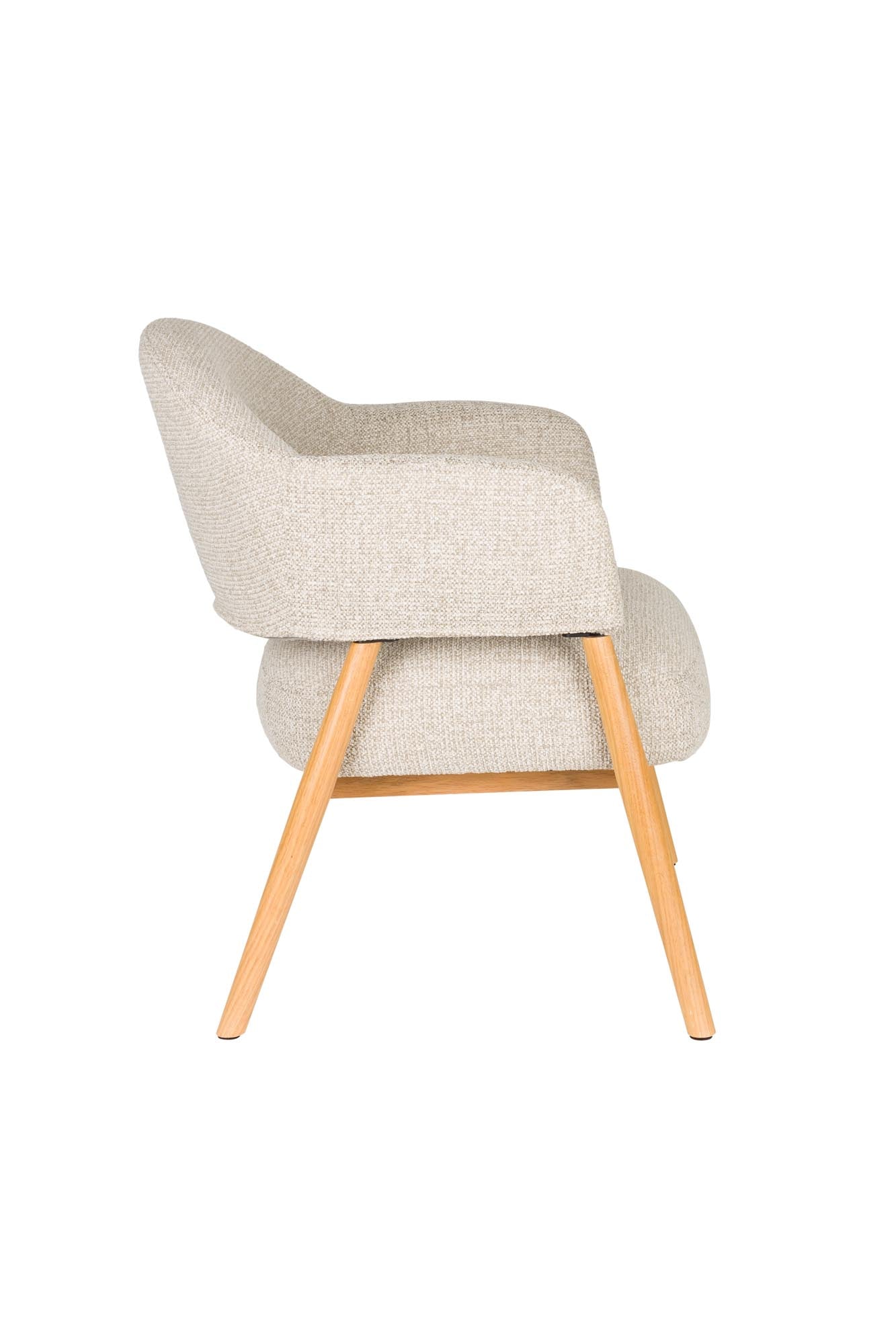 Erleben Sie den Sessel Indy Light Brown von White Label Living – eine harmonische Verbindung aus hochwertigem Design und optimalem Sitzkomfort.