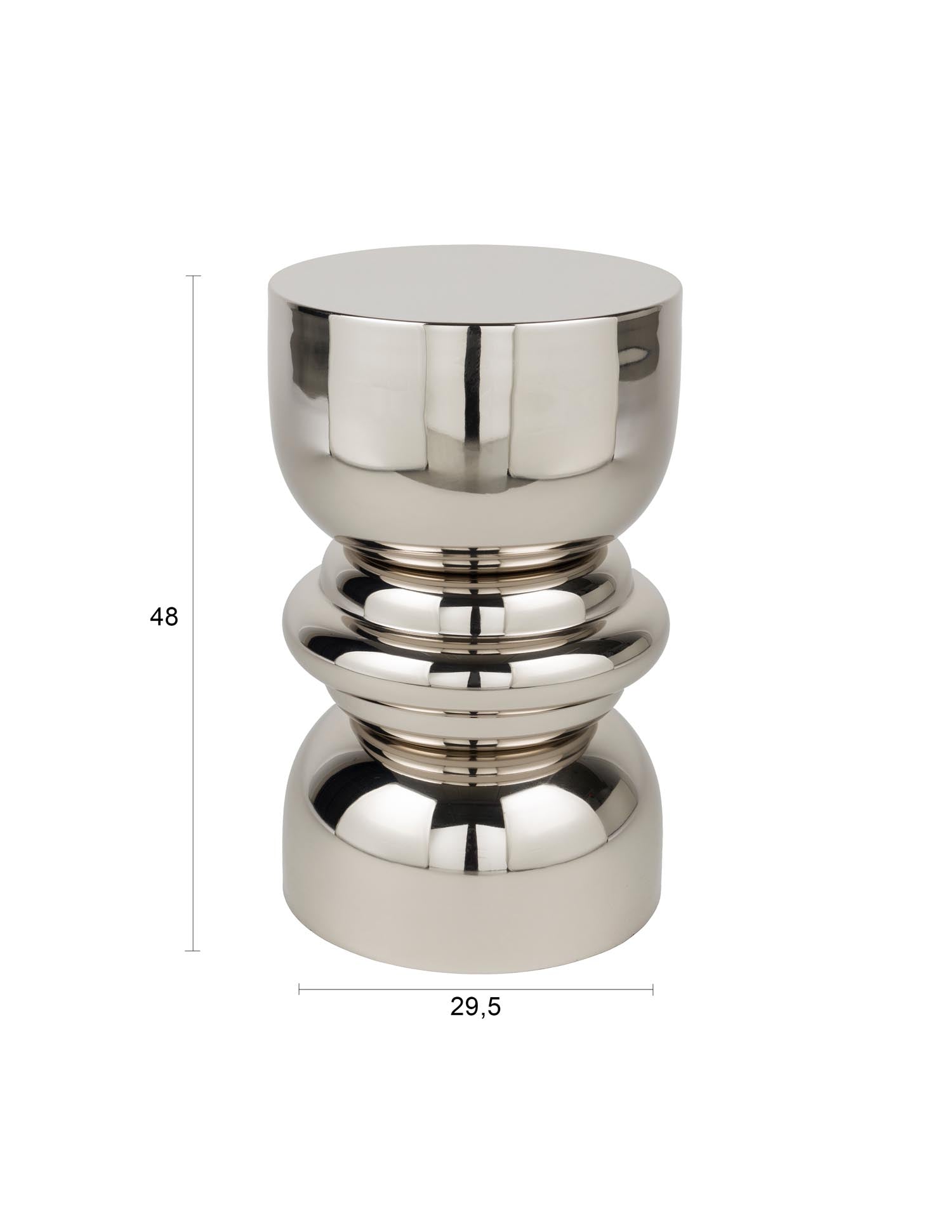 Verleihen Sie Ihrem Raum mit dem Beistelltisch Kinga Silver von White Label Living einen Hauch von Luxus. Seine elegante Form und spiegelnde Oberfläche machen ihn zum perfekten Blickfang.