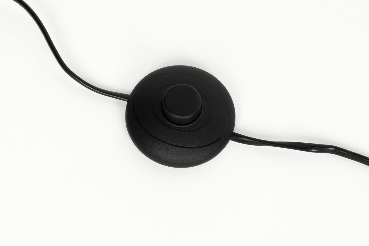 Stehlampe Aero in beige präsentiert im Onlineshop von KAQTU Design AG. Stehleuchte ist von White Label Living