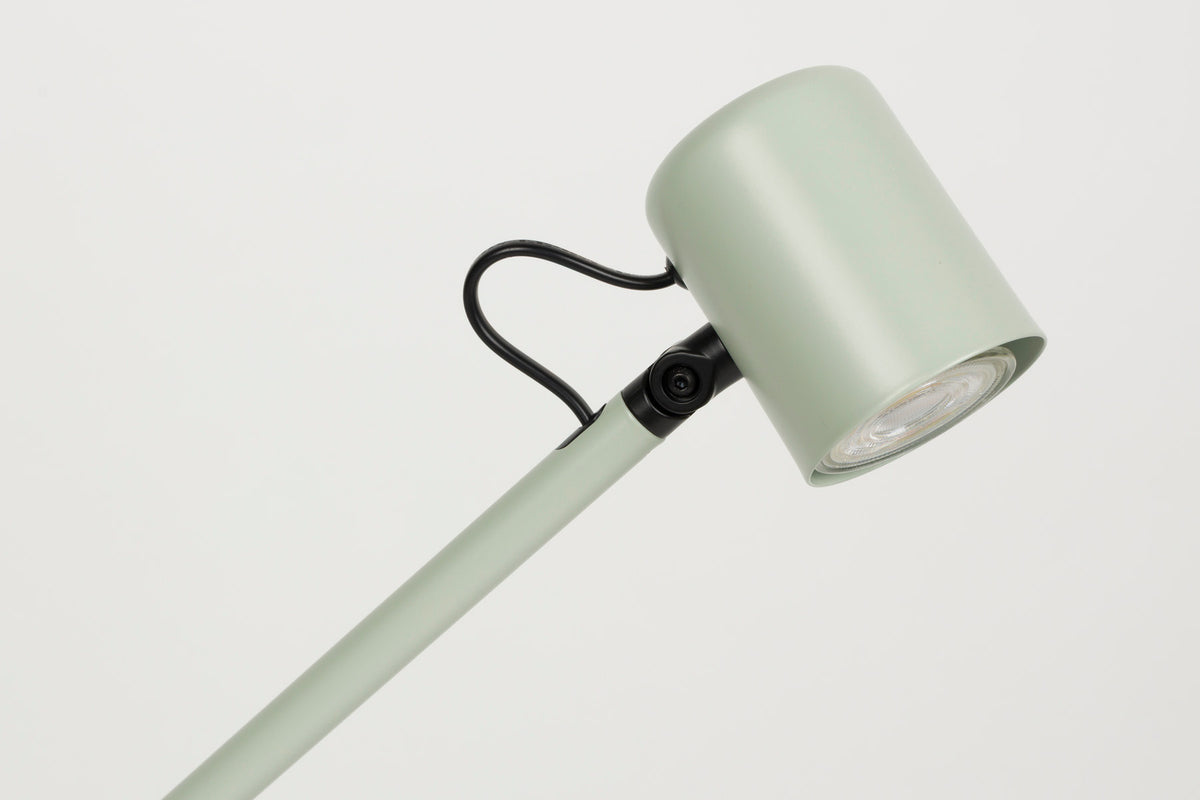 Stehlampe Aero in Grün präsentiert im Onlineshop von KAQTU Design AG. Stehleuchte ist von White Label Living