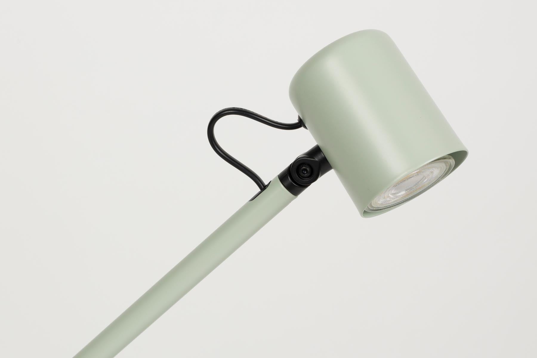 Stehlampe Aero in Grün präsentiert im Onlineshop von KAQTU Design AG. Stehleuchte ist von White Label Living