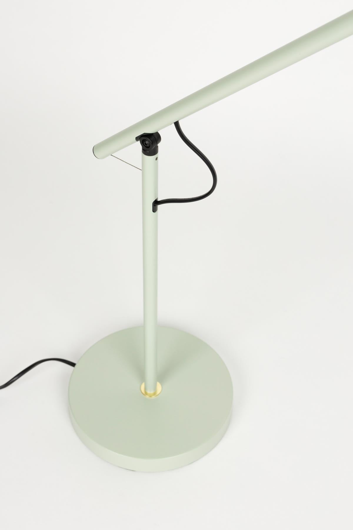 Stehlampe Aero in Grün präsentiert im Onlineshop von KAQTU Design AG. Stehleuchte ist von White Label Living