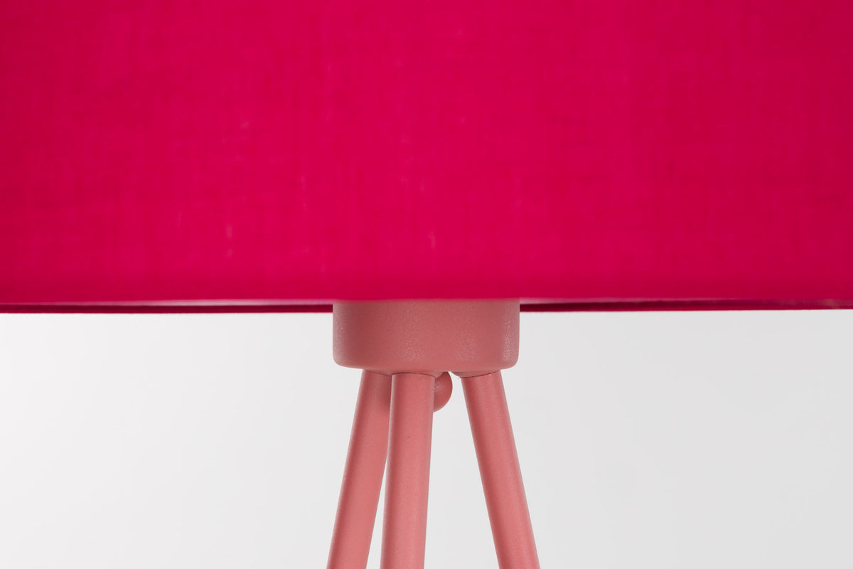 Stehleuchte Susie Red in Rot präsentiert im Onlineshop von KAQTU Design AG. Stehleuchte ist von White Label Living