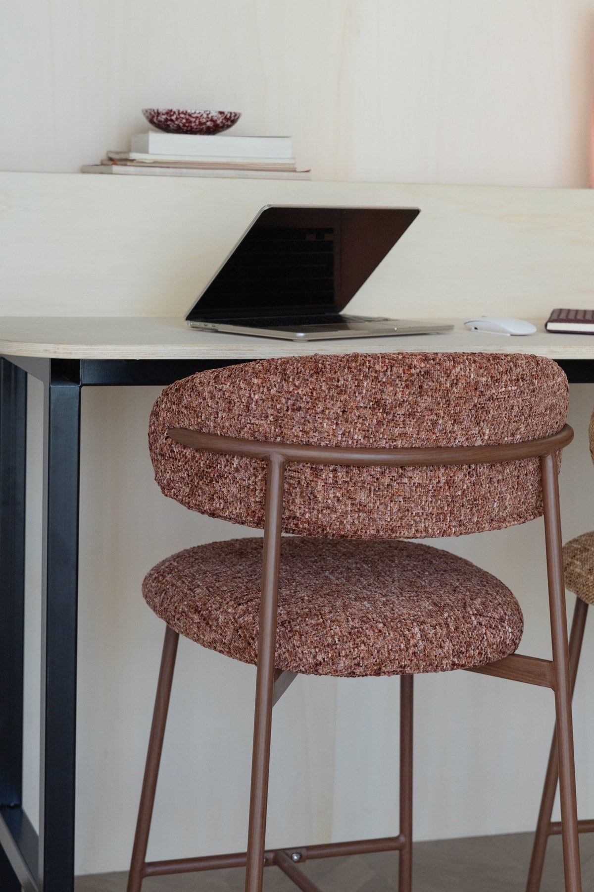 Barhocker Claes in Rot präsentiert im Onlineshop von KAQTU Design AG. Barhocker ist von White Label Living