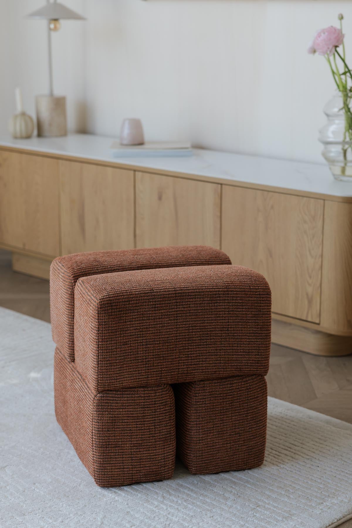 Hocker Staple in Terrakotta präsentiert im Onlineshop von KAQTU Design AG. Hocker ist von White Label Living