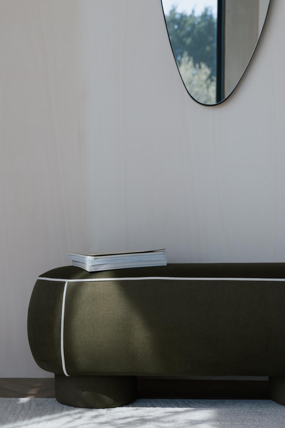 Bank Marina in Grün präsentiert im Onlineshop von KAQTU Design AG. Sitzbank ist von White Label Living