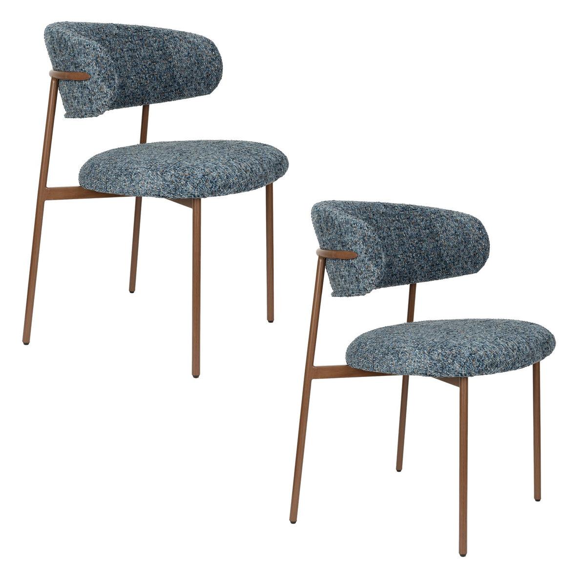 Blauer gepolsterter Esszimmerstuhl Chair Claes mit Sitzfläche und Rückenlehne aus Polyester sowie Beinhöhe von 44 Zentimetern.