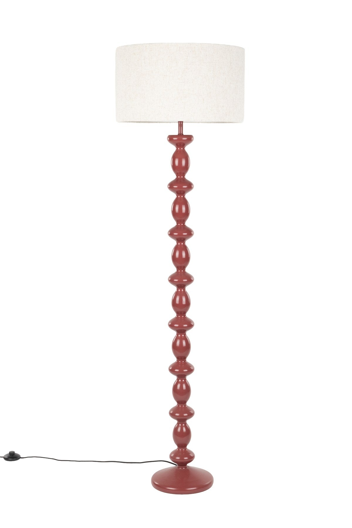 Stehleuchte Pim von White Label Living mit rundem Lampenschirm aus Stoff und Lampenkörper aus Eisen, Kabel in Schwarz.
