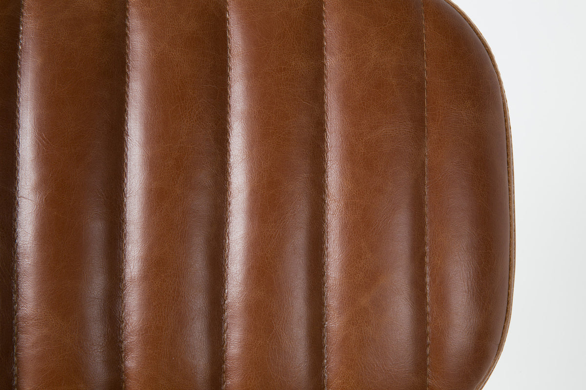 Stuhl JAKE WORN in Braun präsentiert im Onlineshop von KAQTU Design AG. Stuhl ist von White Label Living