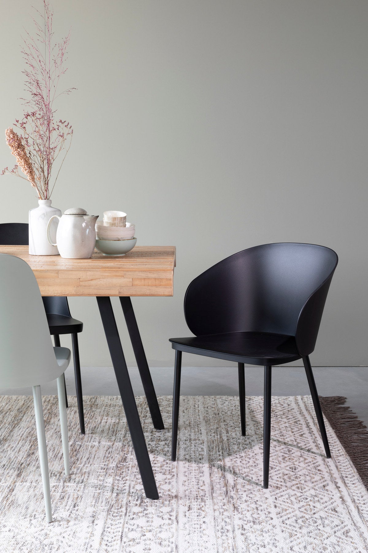 Stuhl GIGI in Schwarz präsentiert im Onlineshop von KAQTU Design AG. Stuhl ist von White Label Living