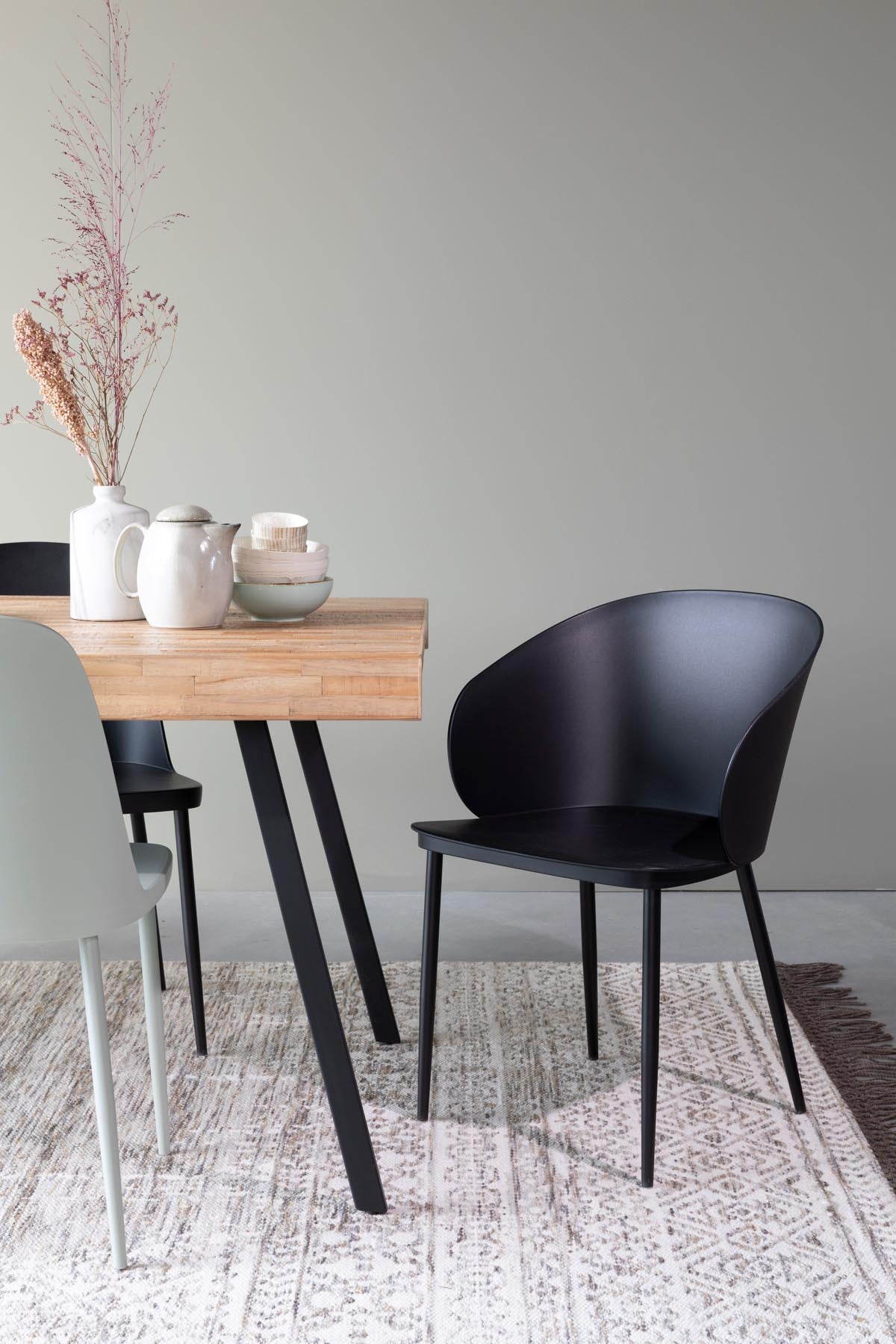 Stuhl GIGI in Schwarz präsentiert im Onlineshop von KAQTU Design AG. Stuhl ist von White Label Living