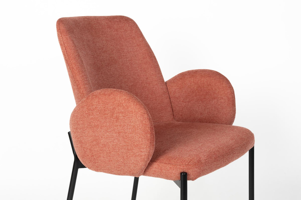 Tjarda Stuhl Altrosa in Rosa präsentiert im Onlineshop von KAQTU Design AG. Stuhl mit Armlehne ist von White Label Living