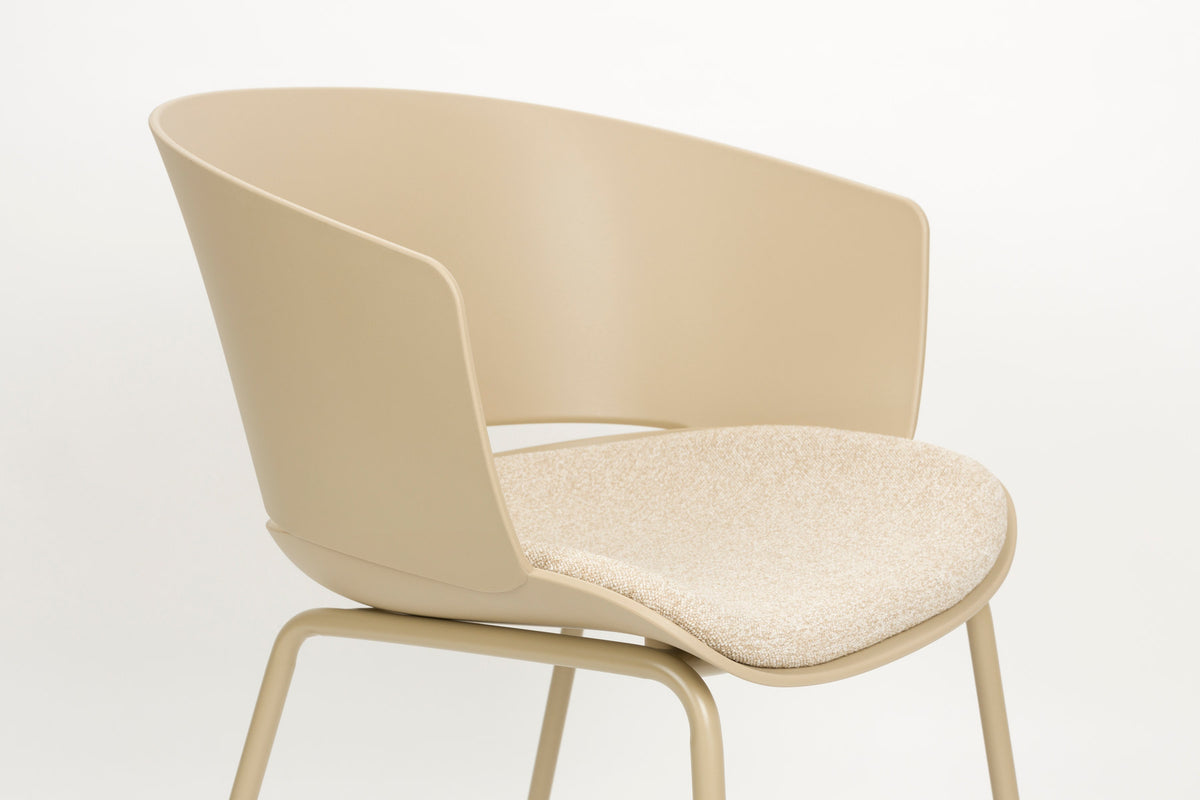 Stuhl Jessica Beige in beige präsentiert im Onlineshop von KAQTU Design AG. Stuhl mit Armlehne ist von White Label Living