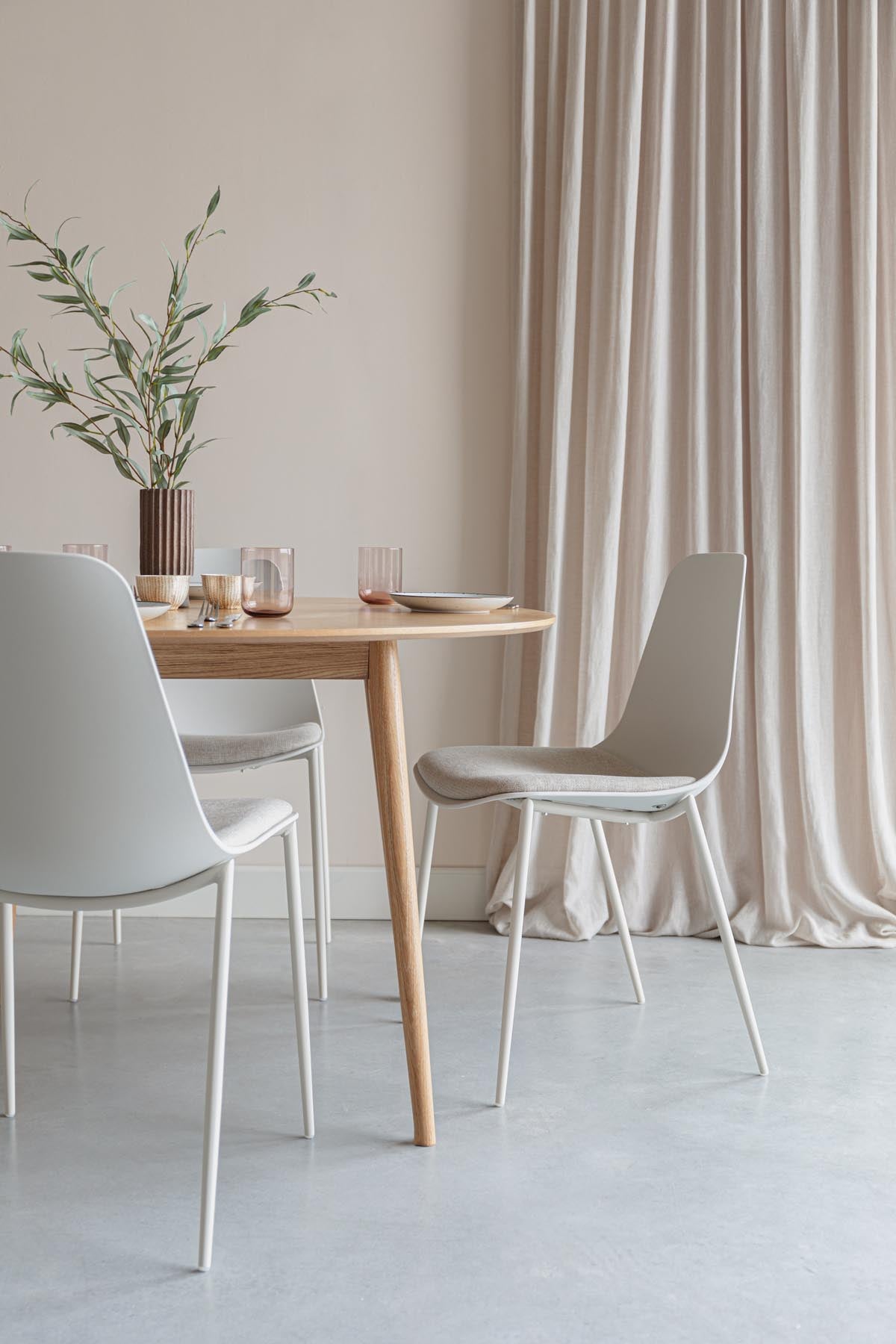 Stuhl Jeffrey White in Weiss präsentiert im Onlineshop von KAQTU Design AG. Stuhl ist von White Label Living