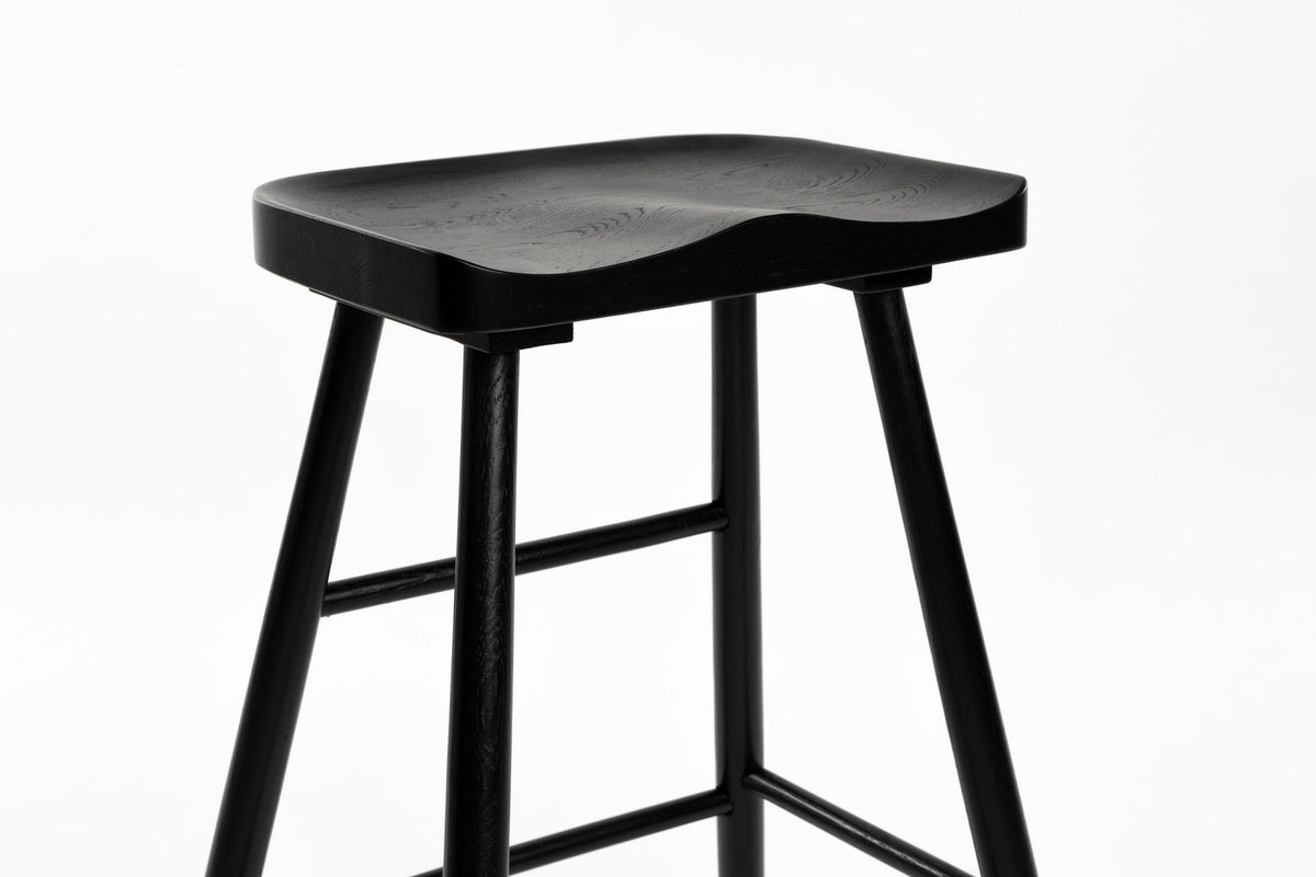 Barstuhl VANDER in Schwarz präsentiert im Onlineshop von KAQTU Design AG. Barhocker ist von White Label Living