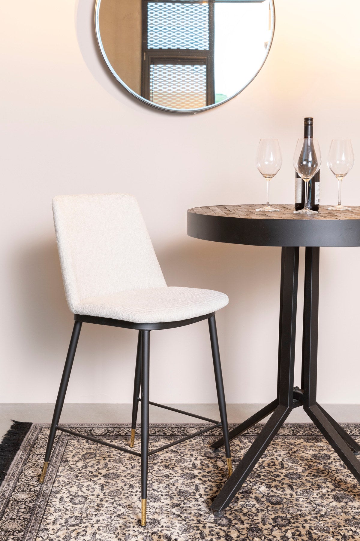 Barstuhl LIONEL in beige präsentiert im Onlineshop von KAQTU Design AG. Barstuhl ist von White Label Living