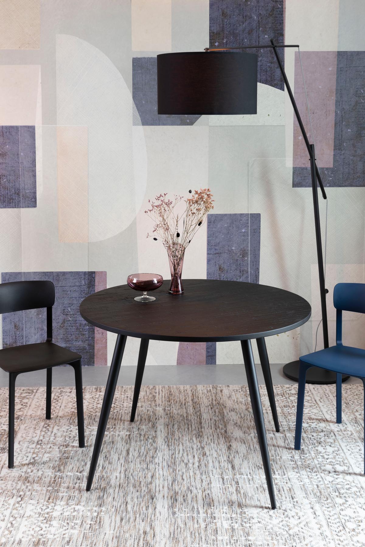 Tisch MO in Schwarz präsentiert im Onlineshop von KAQTU Design AG. Esstisch ist von White Label Living