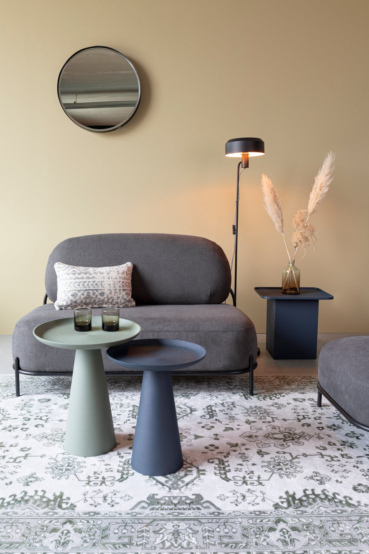 Beistelltisch Ringar in Blau präsentiert im Onlineshop von KAQTU Design AG. Beistelltisch ist von White Label Living