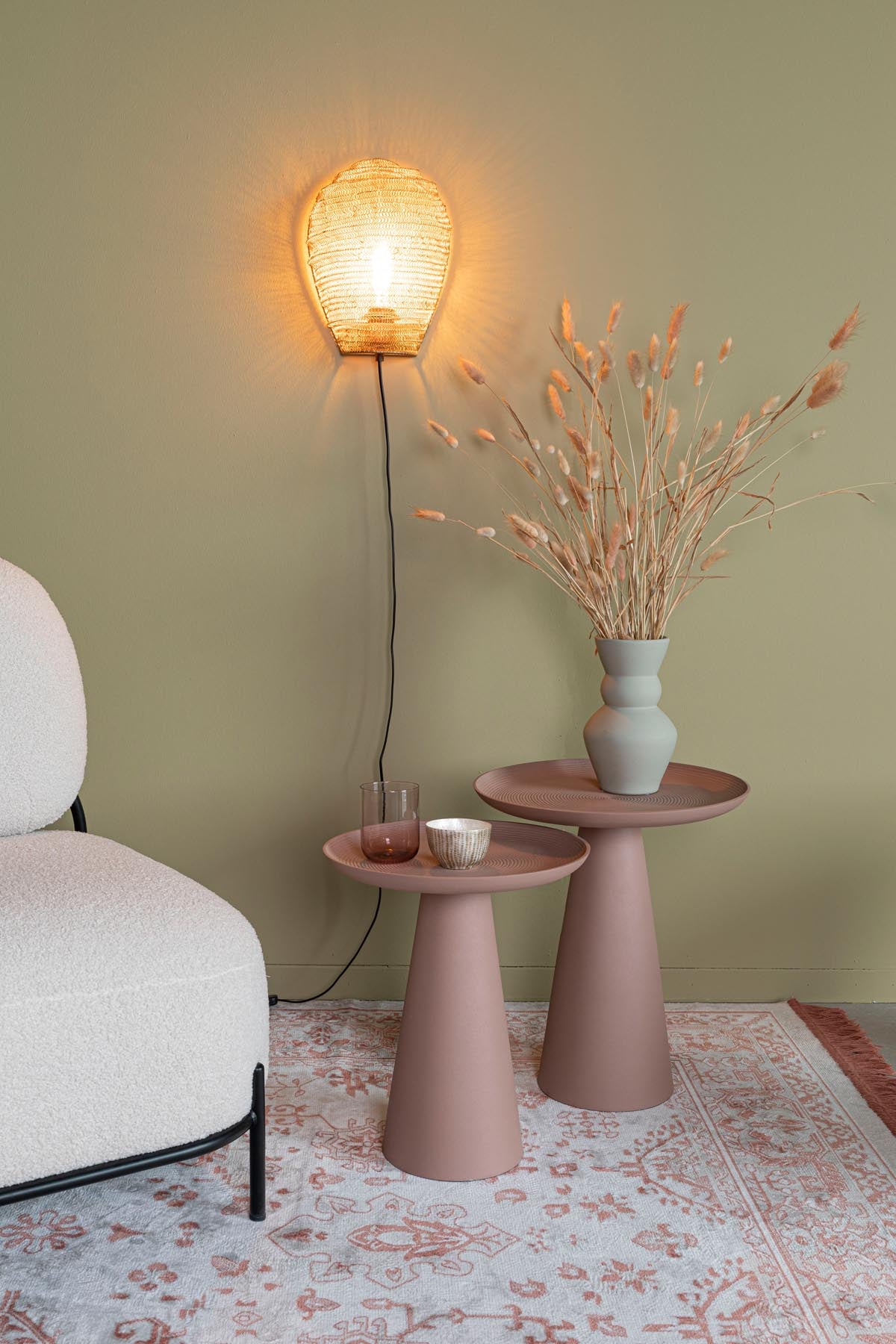 Beistelltisch Ringar in Rosa präsentiert im Onlineshop von KAQTU Design AG. Beistelltisch ist von White Label Living