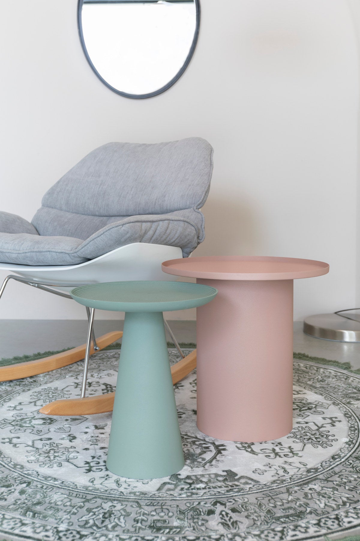 Beistelltisch Ringar in Grün präsentiert im Onlineshop von KAQTU Design AG. Beistelltisch ist von White Label Living