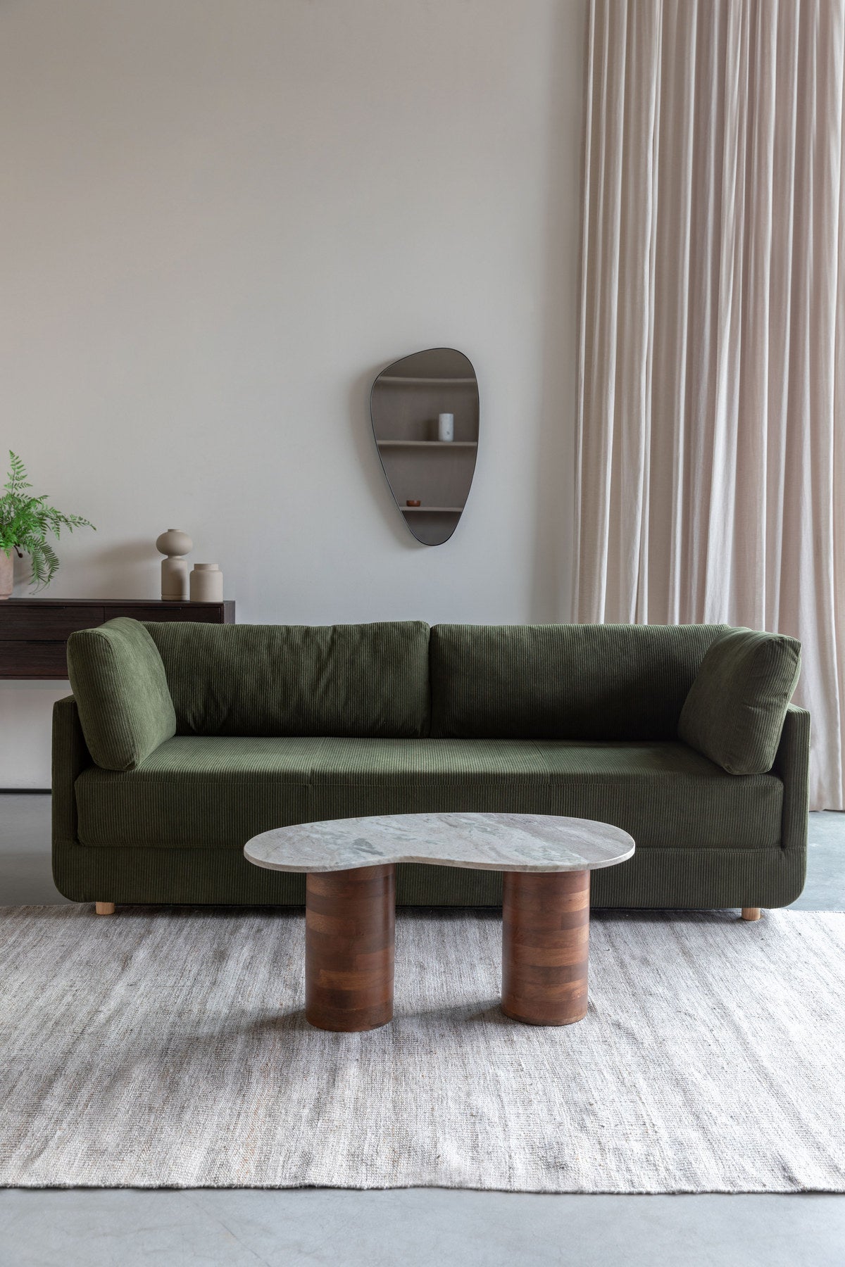 Peli Couchtisch in beige präsentiert im Onlineshop von KAQTU Design AG. Couchtisch ist von White Label Living