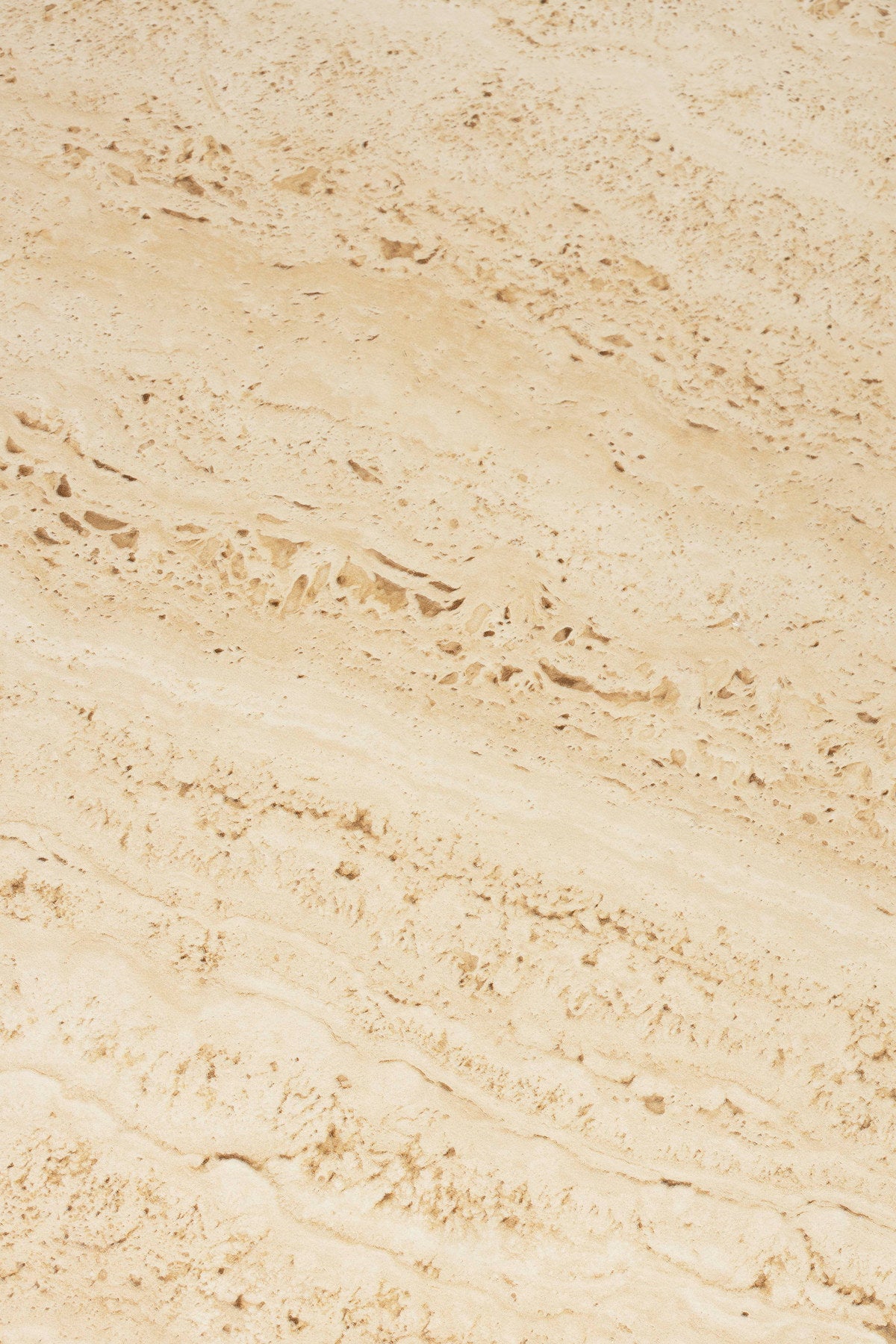 Joya Beistelltisch niedrig in beige präsentiert im Onlineshop von KAQTU Design AG. Beistelltisch ist von White Label Living