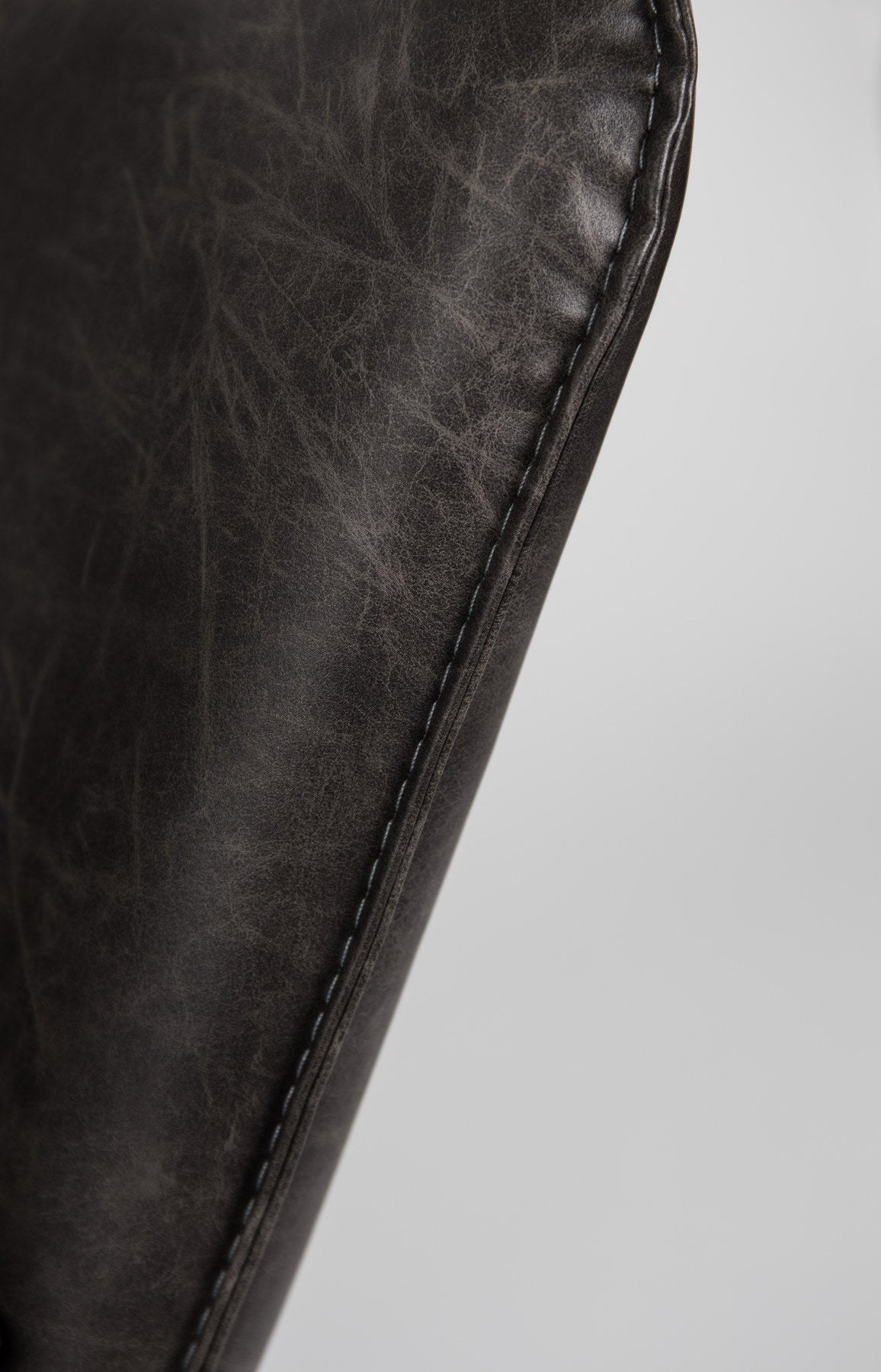 Sessel BON in Grau präsentiert im Onlineshop von KAQTU Design AG. Sessel mit Armlehnen ist von White Label Living