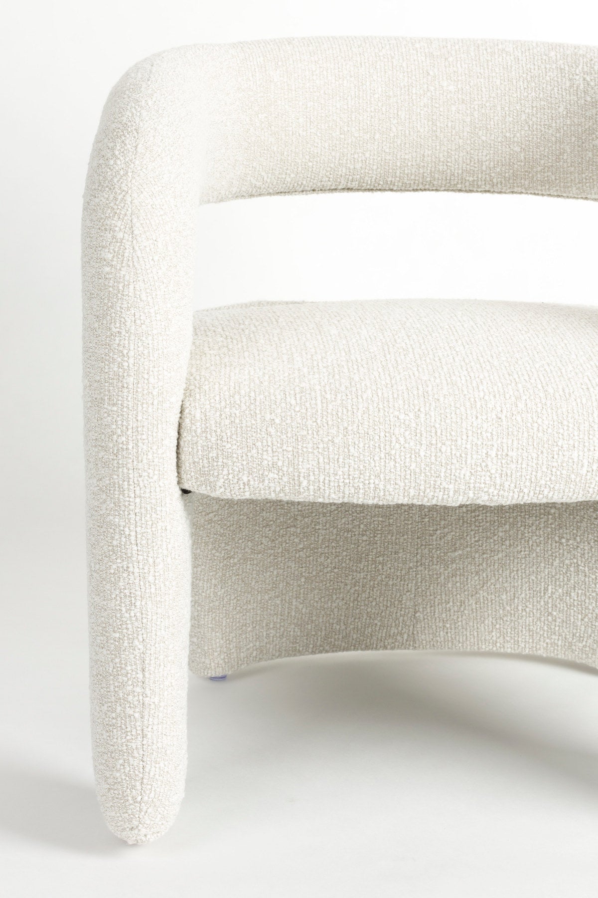 Loungesessel Nova in Weiss präsentiert im Onlineshop von KAQTU Design AG. Sessel mit Armlehnen ist von White Label Living