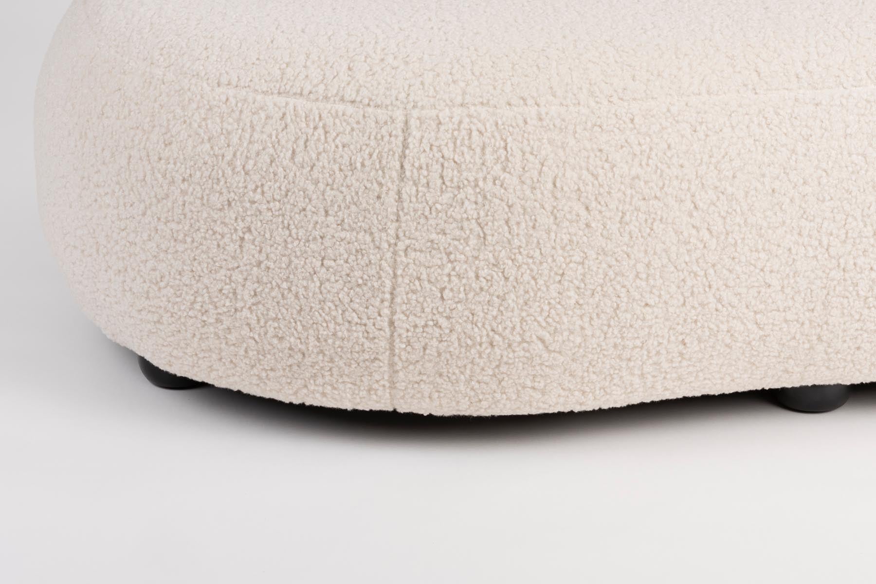 Sofa Noxx in White präsentiert im Onlineshop von KAQTU Design AG. 4er Sofa ist von White Label Living