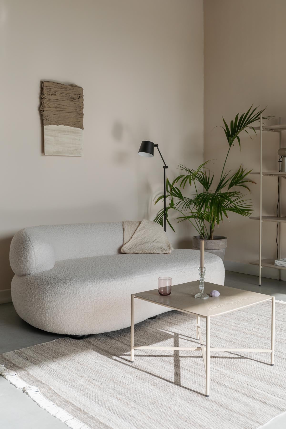 Sofa Noxx in White präsentiert im Onlineshop von KAQTU Design AG. 4er Sofa ist von White Label Living