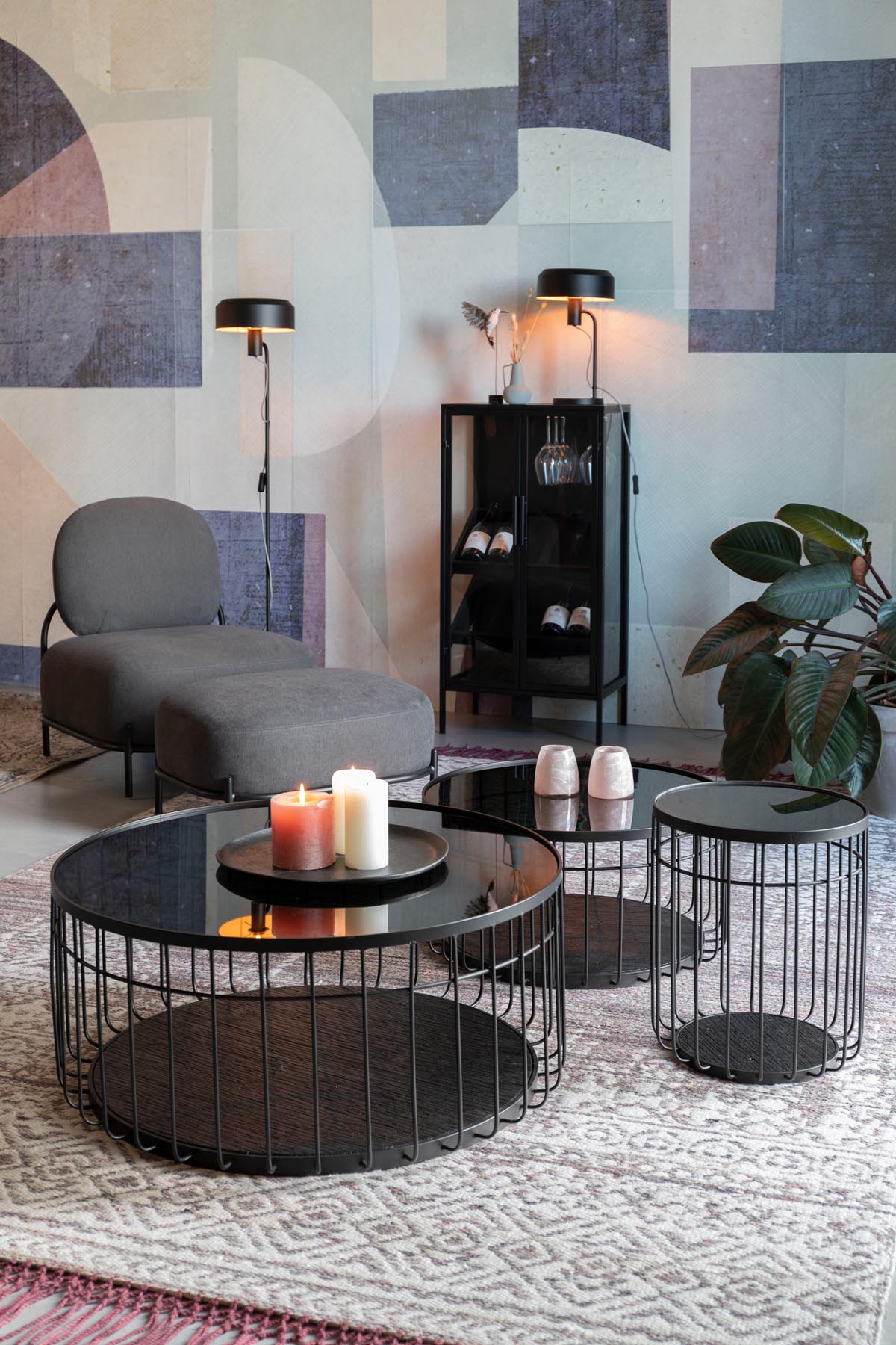 Weinregal ROB in Schwarz präsentiert im Onlineshop von KAQTU Design AG. Weinregal ist von White Label Living