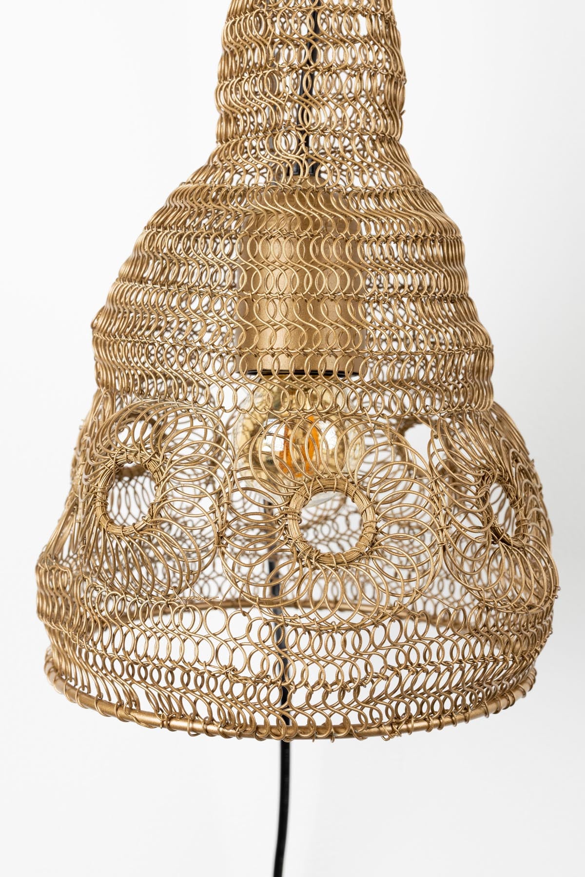 Wandleuchte ALEN in Natur/Gold präsentiert im Onlineshop von KAQTU Design AG. Wandleuchte ist von White Label Living