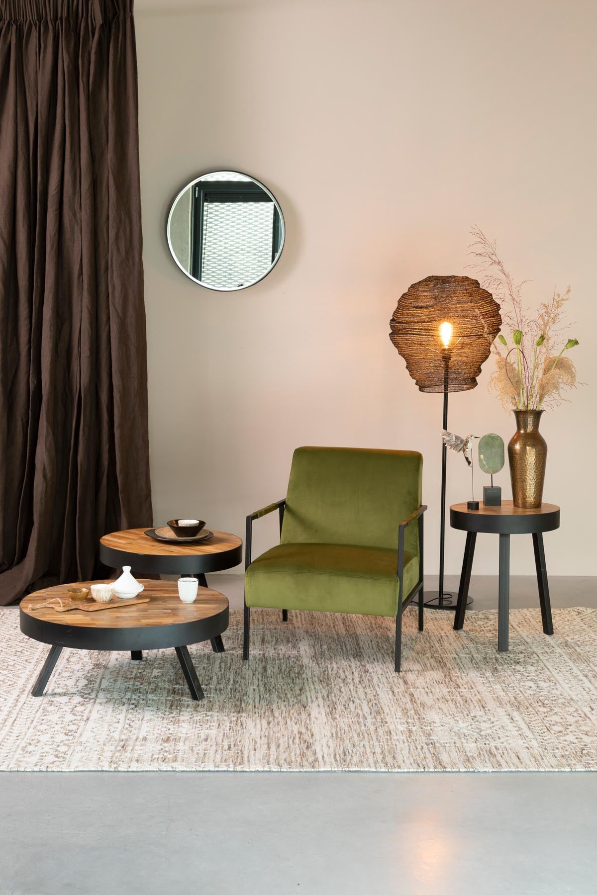Spiegel Raj in Schwarz präsentiert im Onlineshop von KAQTU Design AG. Spiegel ist von White Label Living
