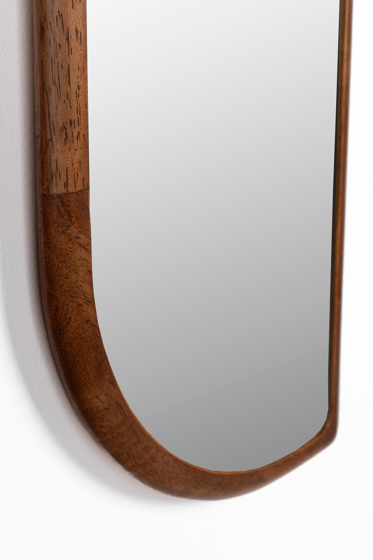 Nyko-Spiegel in beige präsentiert im Onlineshop von KAQTU Design AG. Wandspiegel ist von White Label Living