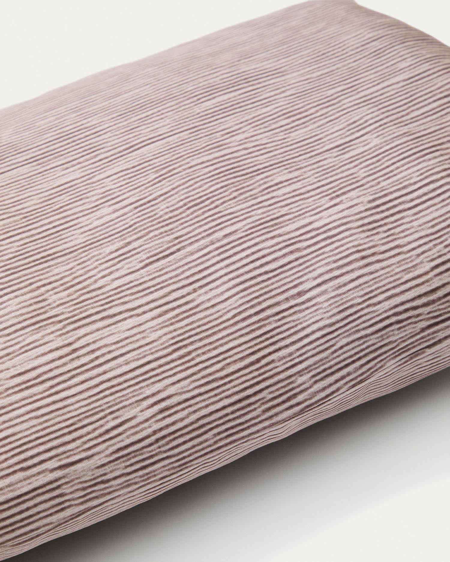 Kissenbezug Mirca Struktur terrakotta 50 x 30 cm in Rosa präsentiert im Onlineshop von KAQTU Design AG. Deko Kissenbezug ist von Kave Home