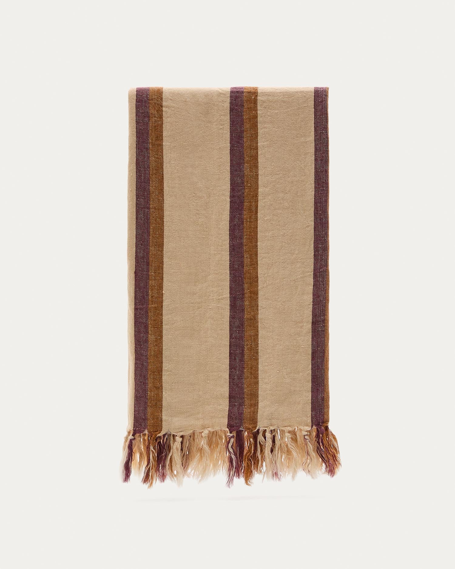 Die Decke Arven aus 100 % Leinen (130 x 170 cm) von Kave Home kombiniert stilvolle bunte Streifen mit hochwertiger Handwerkskunst für ein gemütliches Zuhause.