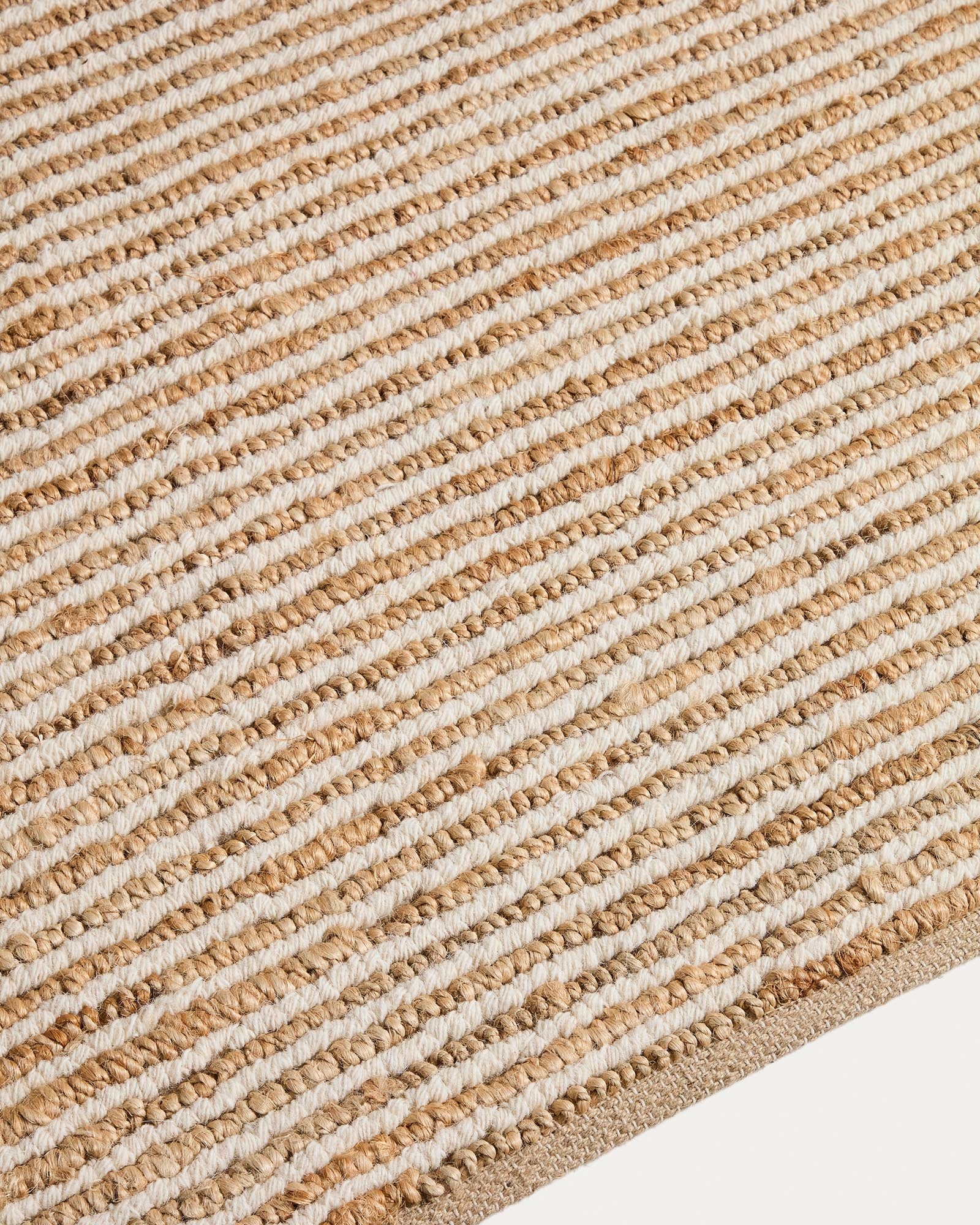 Beiger Teppich Derule aus Jute und Wolle, 200 x 300 cm, stilvolles Wohnaccessoire von Kave Home, ideal für gemütliche Räume.