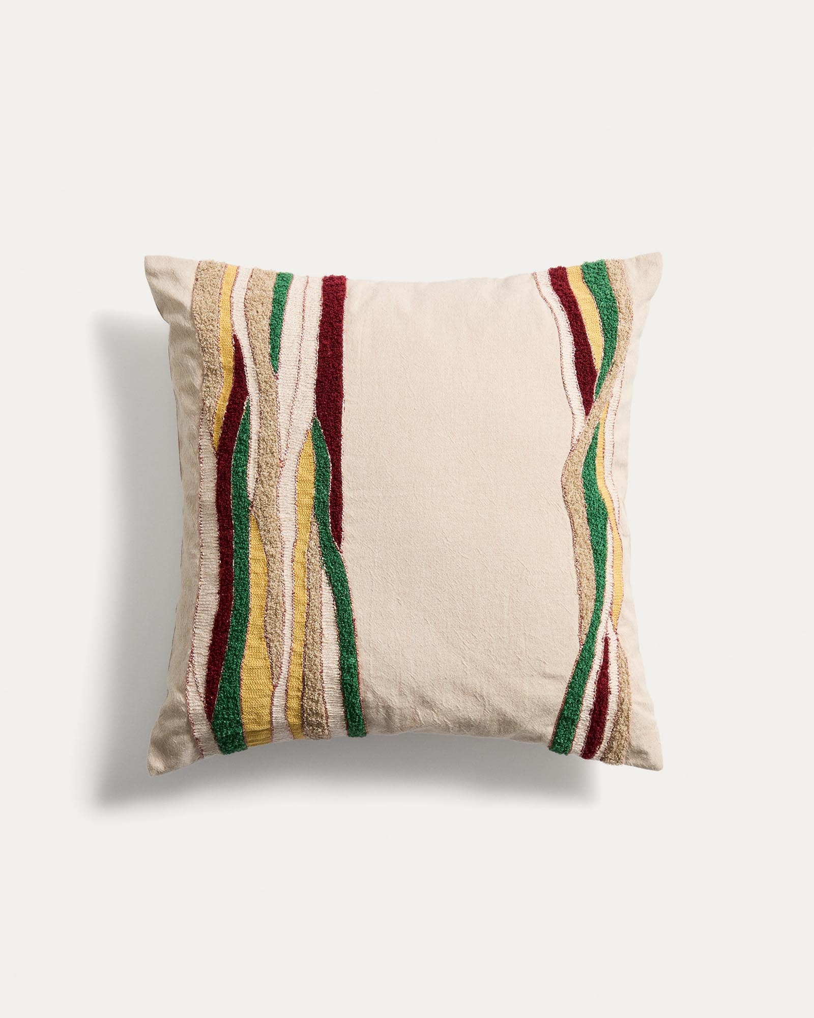 Kissenbezug Sirea aus Baumwolle und Leinen mit mehrfarbiger Stickerei, 50 x 50 cm in Mehrfarbig präsentiert im Onlineshop von KAQTU Design AG. Deko Kissenbezug ist von Kave Home