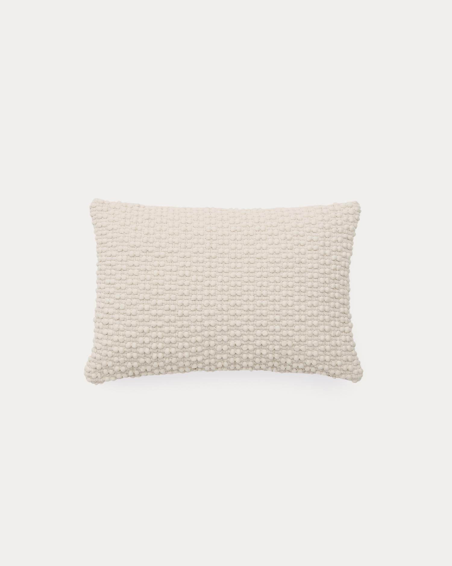 Kissenhülle Mascarell aus weisser Baumwolle und Polyester 40 x 60 cm in Weiss präsentiert im Onlineshop von KAQTU Design AG. Deko Kissenbezug ist von Kave Home