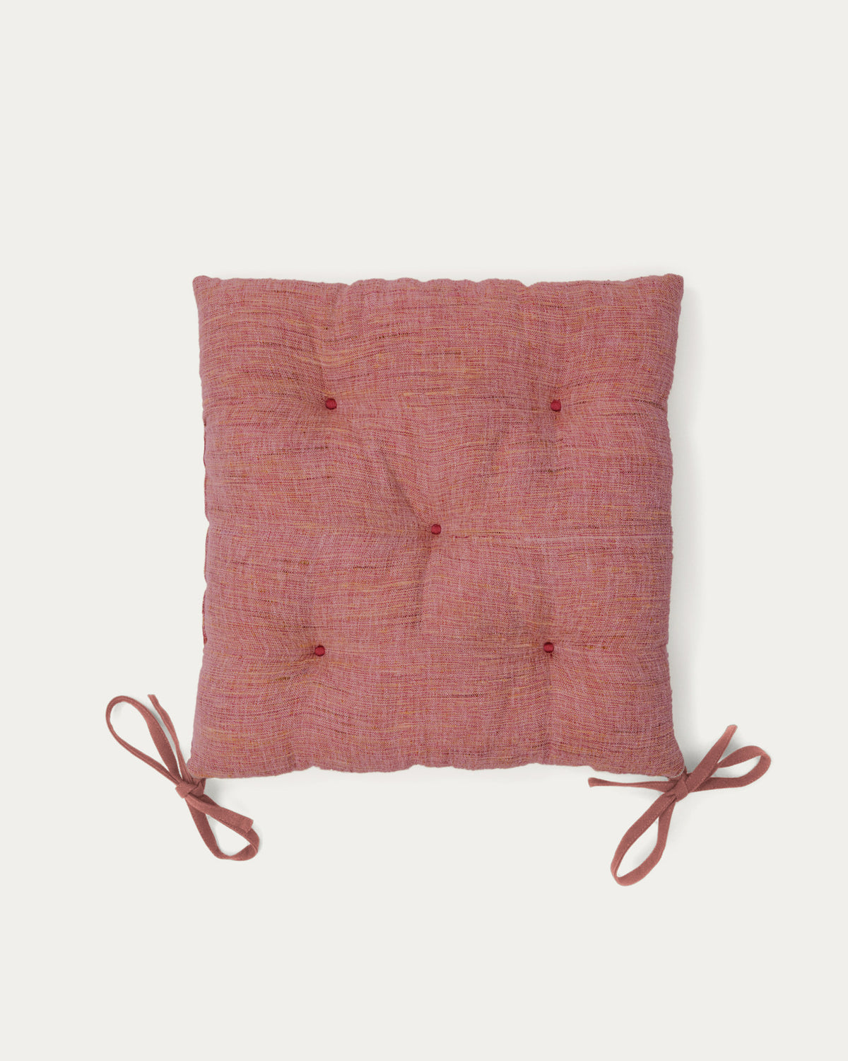 Rosafarbenes Stuhlkissen Aren 45 x 45 cm in präsentiert im Onlineshop von KAQTU Design AG. Sitzkissen ist von Kave Home