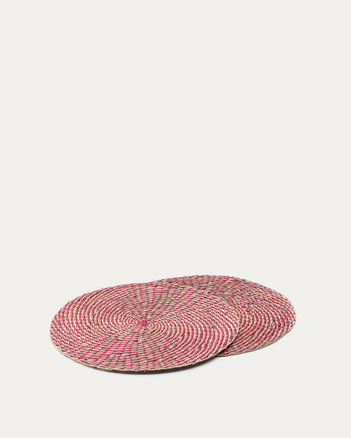 Set Rivela aus 2 Tischsets aus Seegras in Rot Ø 38 cm in Rot präsentiert im Onlineshop von KAQTU Design AG. Tischset ist von Kave Home