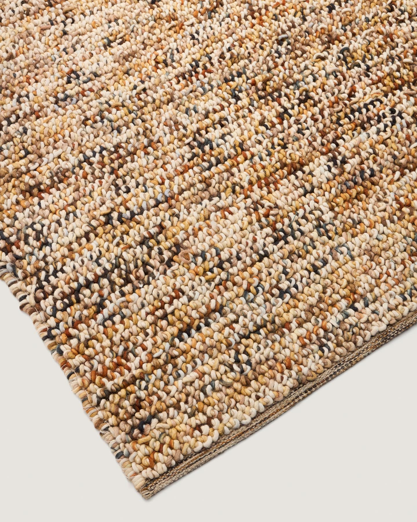 Bouclé-Wollteppich Elanis, mehrfarbig, 200 x 300 cm in Mehrfarbig präsentiert im Onlineshop von KAQTU Design AG. Teppich ist von Kave Home