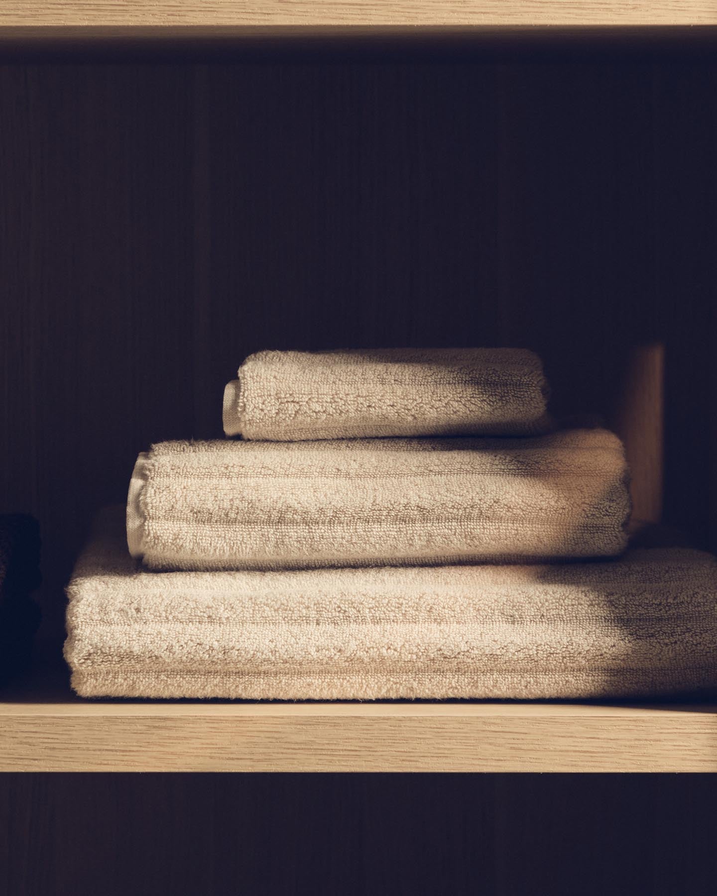 Toilettenhandtuch Navira aus 100 % Baumwolle, beige, 30 x 50 cm in Beige präsentiert im Onlineshop von KAQTU Design AG. Handtuch ist von Kave Home