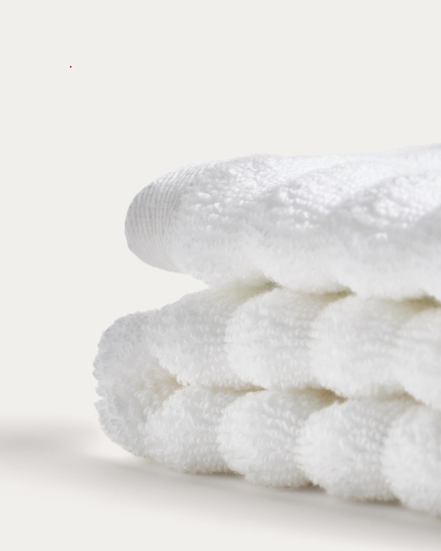 Handtuch Navira aus 100 % Baumwolle, weiß, 50 x 90 cm in Weiß präsentiert im Onlineshop von KAQTU Design AG. Handtuch ist von Kave Home