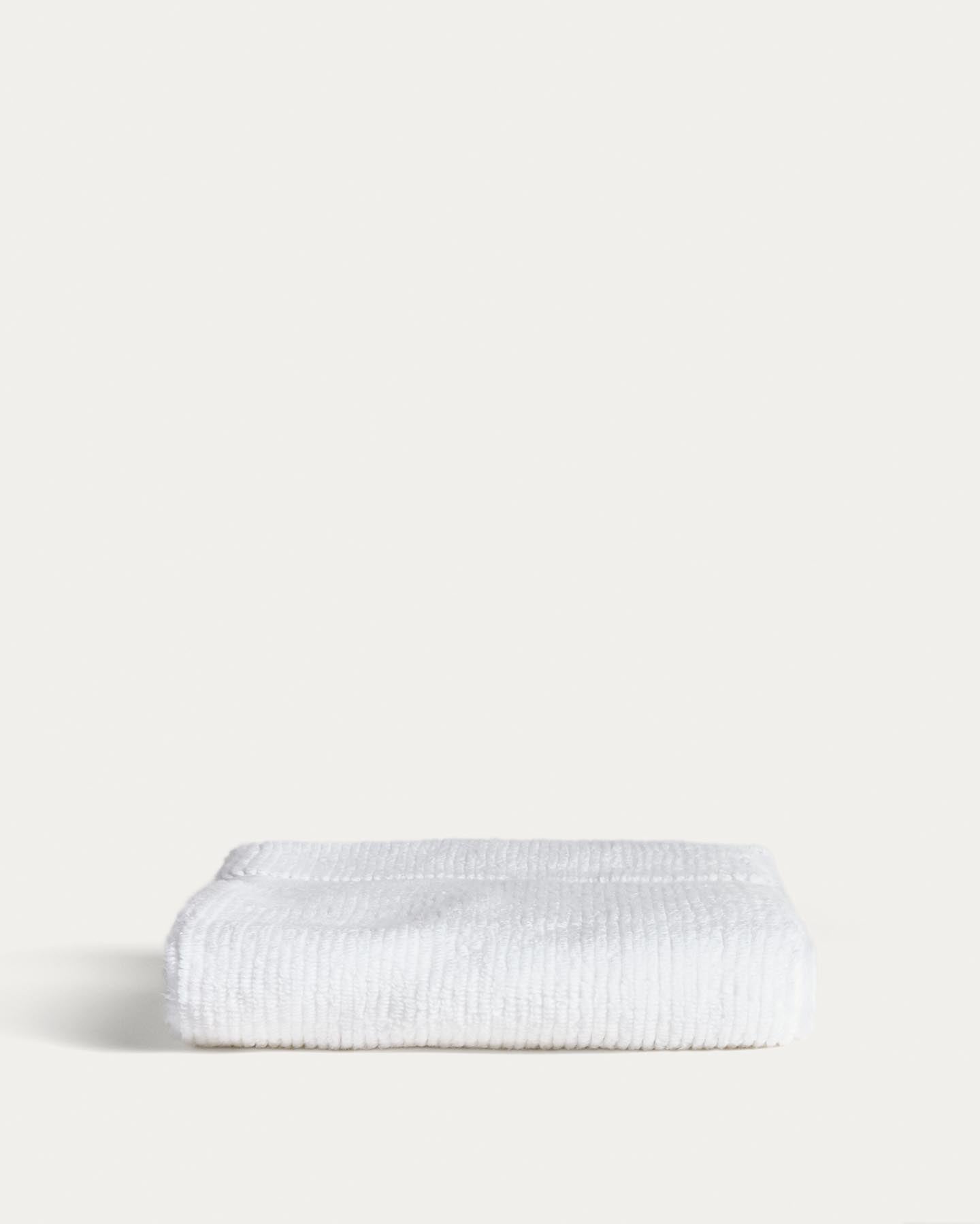 Handtuch Olvira aus 100 % Baumwolle mit Jacquard-Muster, weiss, 50 x 90 cm in Weiss präsentiert im Onlineshop von KAQTU Design AG. Handtuch ist von Kave Home