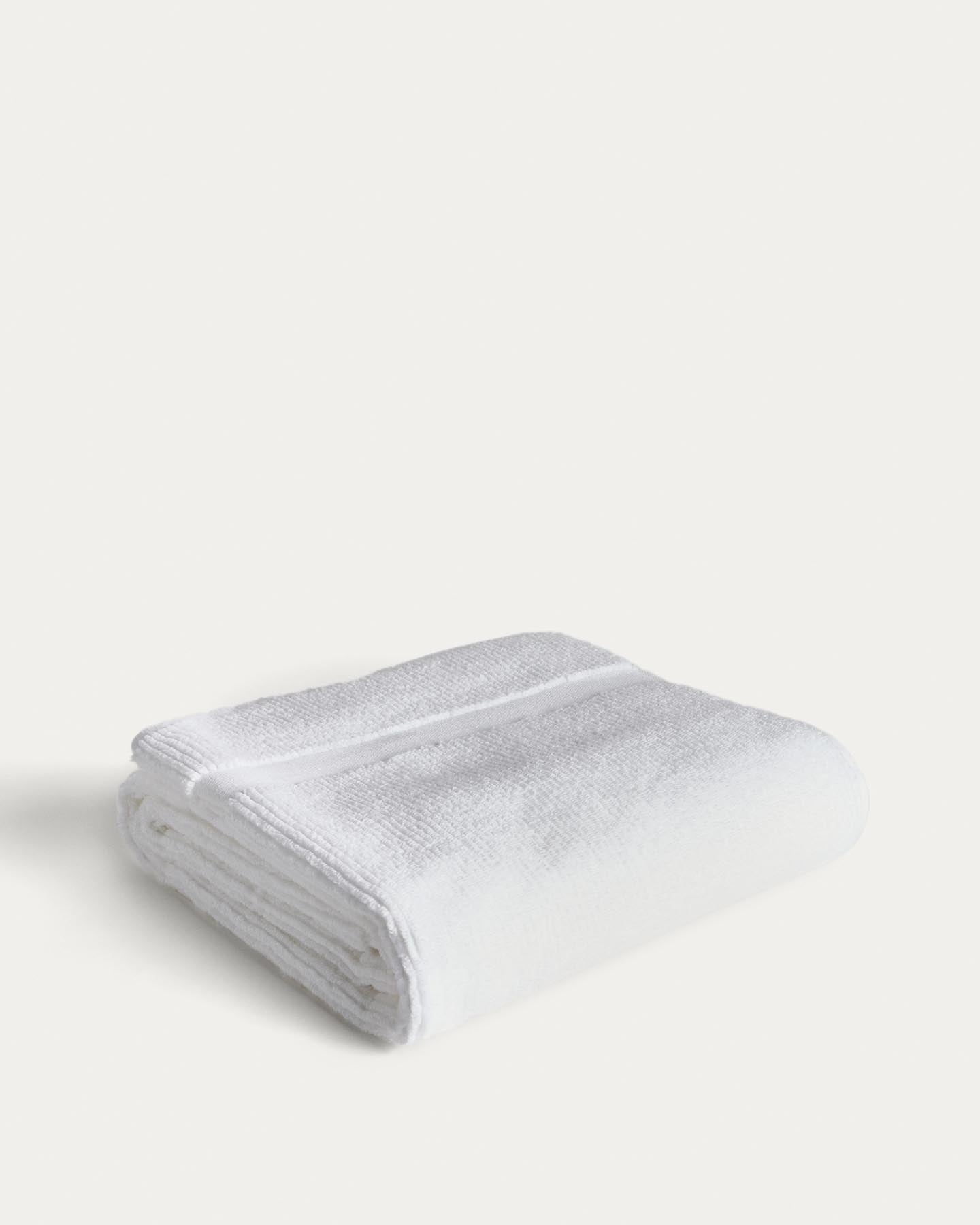 Badetuch Olvira aus 100 % Baumwolle mit Jacquard-Muster, weiss, 70 x 140 cm in Weiss präsentiert im Onlineshop von KAQTU Design AG. Handtuch ist von Kave Home