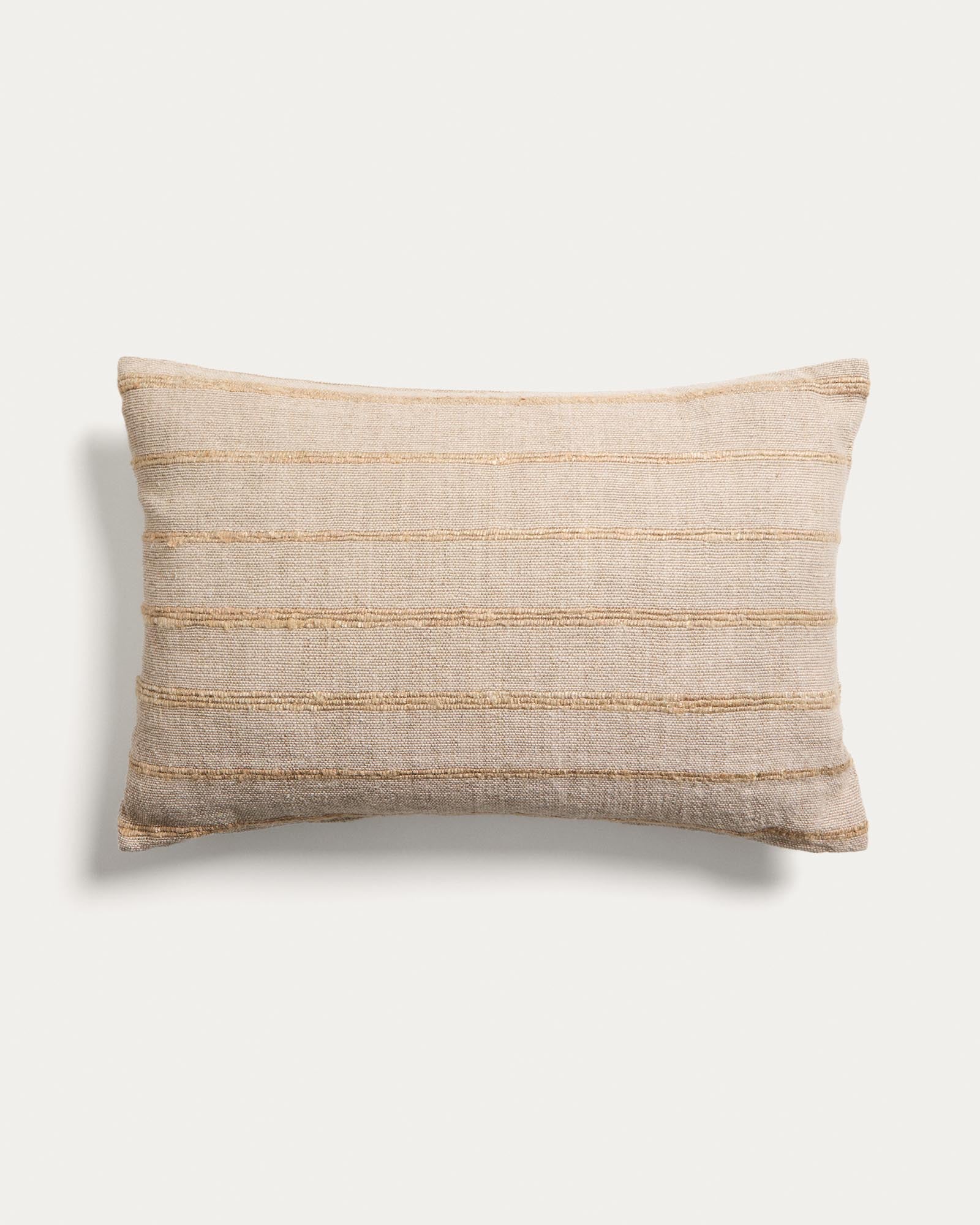 Kissenbezug Riena aus Baumwolle und Viskose in Beige, 40 x 60 cm in Beige präsentiert im Onlineshop von KAQTU Design AG. Deko Kissenbezug ist von Kave Home