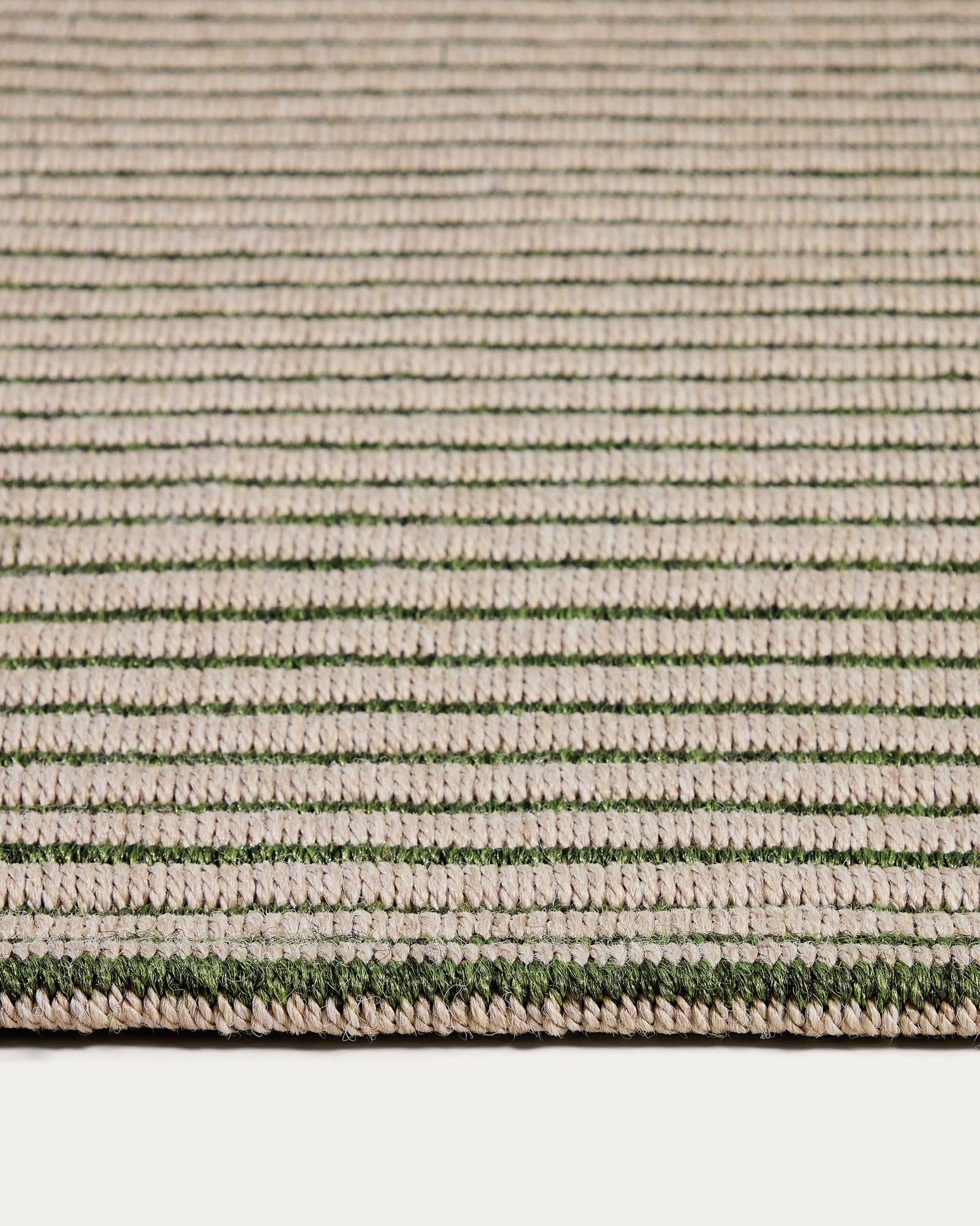 Stylischer Outdoor Teppich Ardelia in grün/beige, 160 x 230 cm, aus robusten Synthetikfasern, ideal für Garten und Terrasse.
